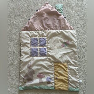 Itzy Ritzy Cottage tummy time mat